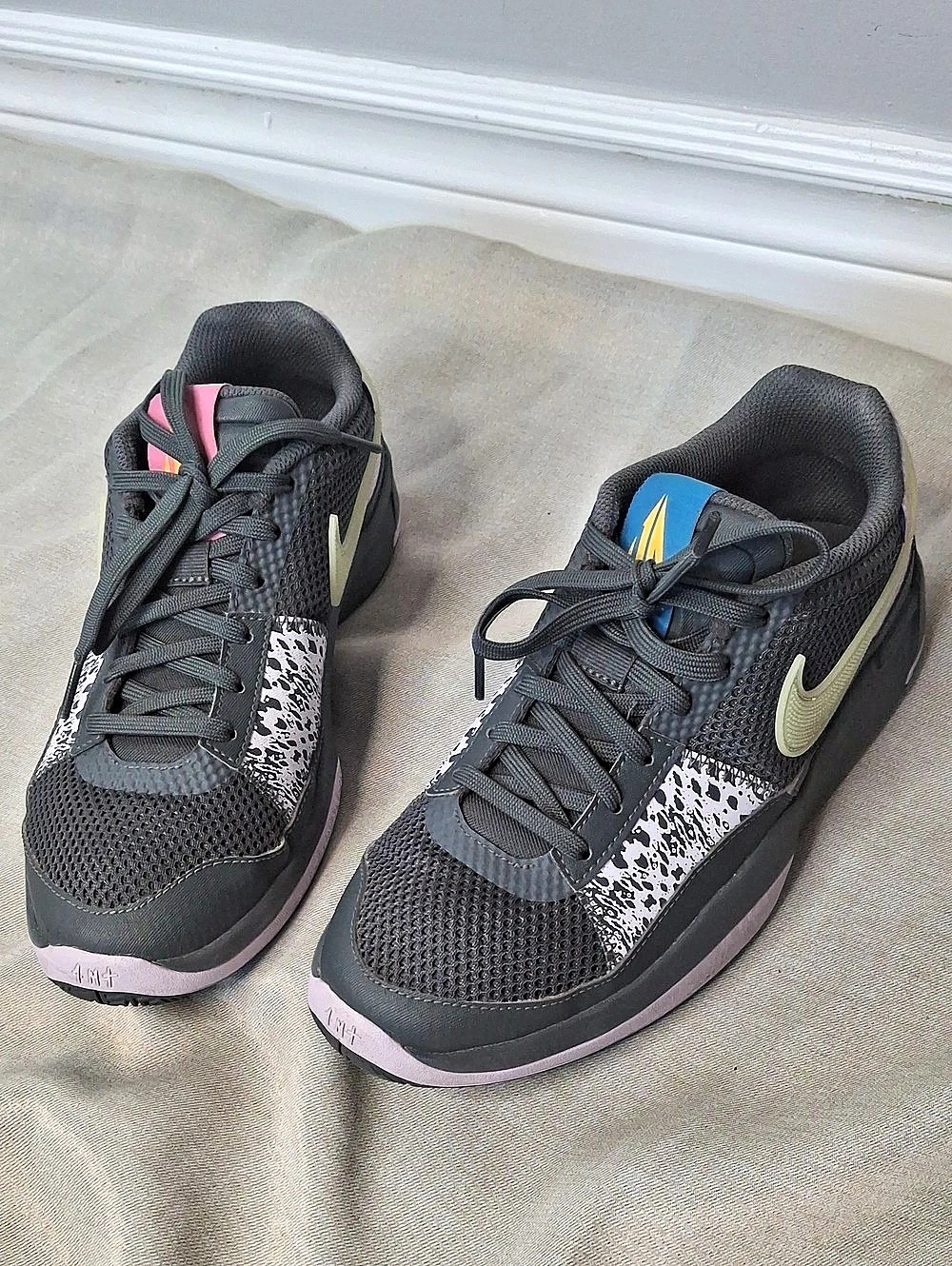Nike Kyrie 7 Basketball Sneakers Boys US 1Y Black & Pink